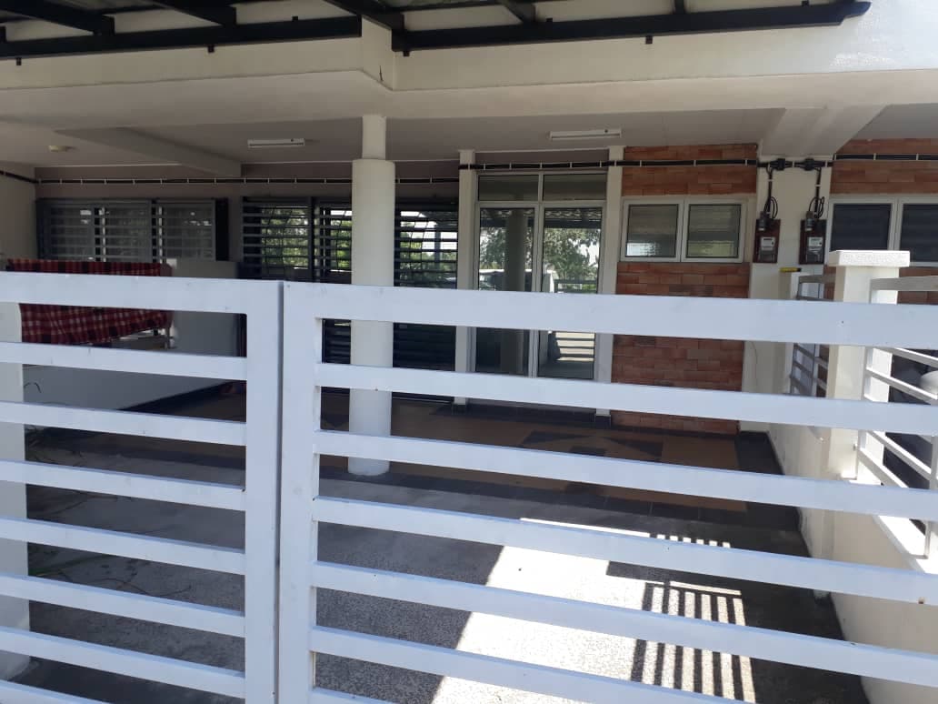 SINGLE STOREY TERRACE HOUSE, BANDAR PUTERA 2 - photo 1