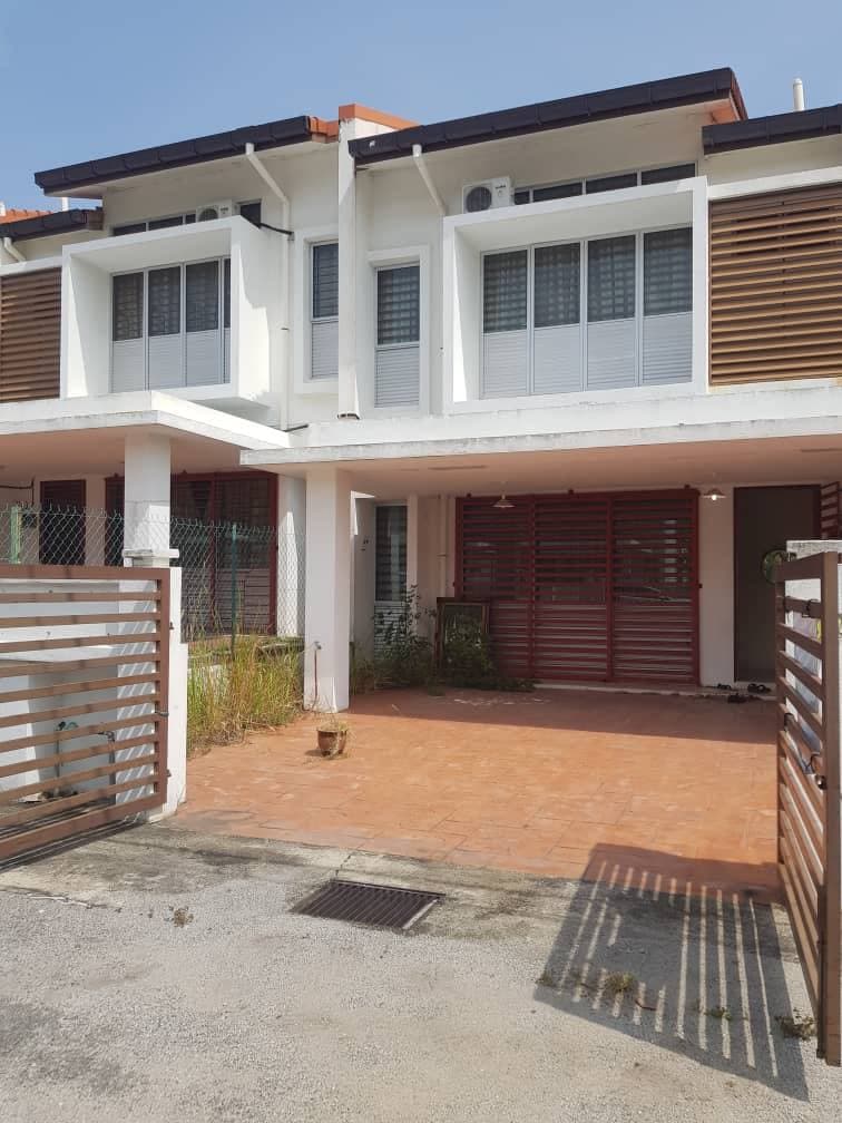 DOUBLE STOREY Puncak Bestari Bandar Puncak  Alam - photo 1
