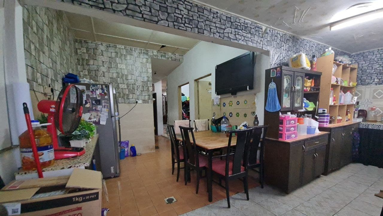 RENOVATED FREEHOLD SINGLE STOREY TERRACE JALAN K - photo 2
