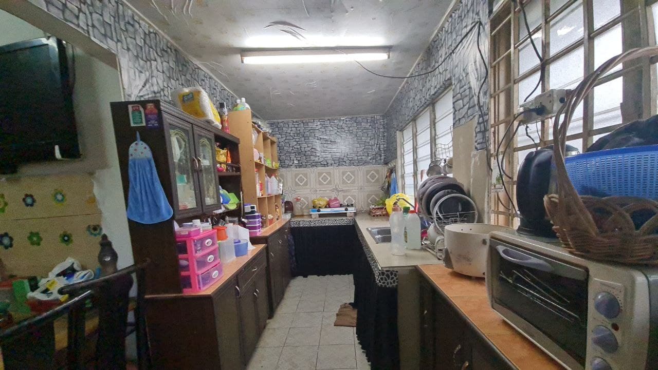 RENOVATED FREEHOLD SINGLE STOREY TERRACE JALAN K - photo 3