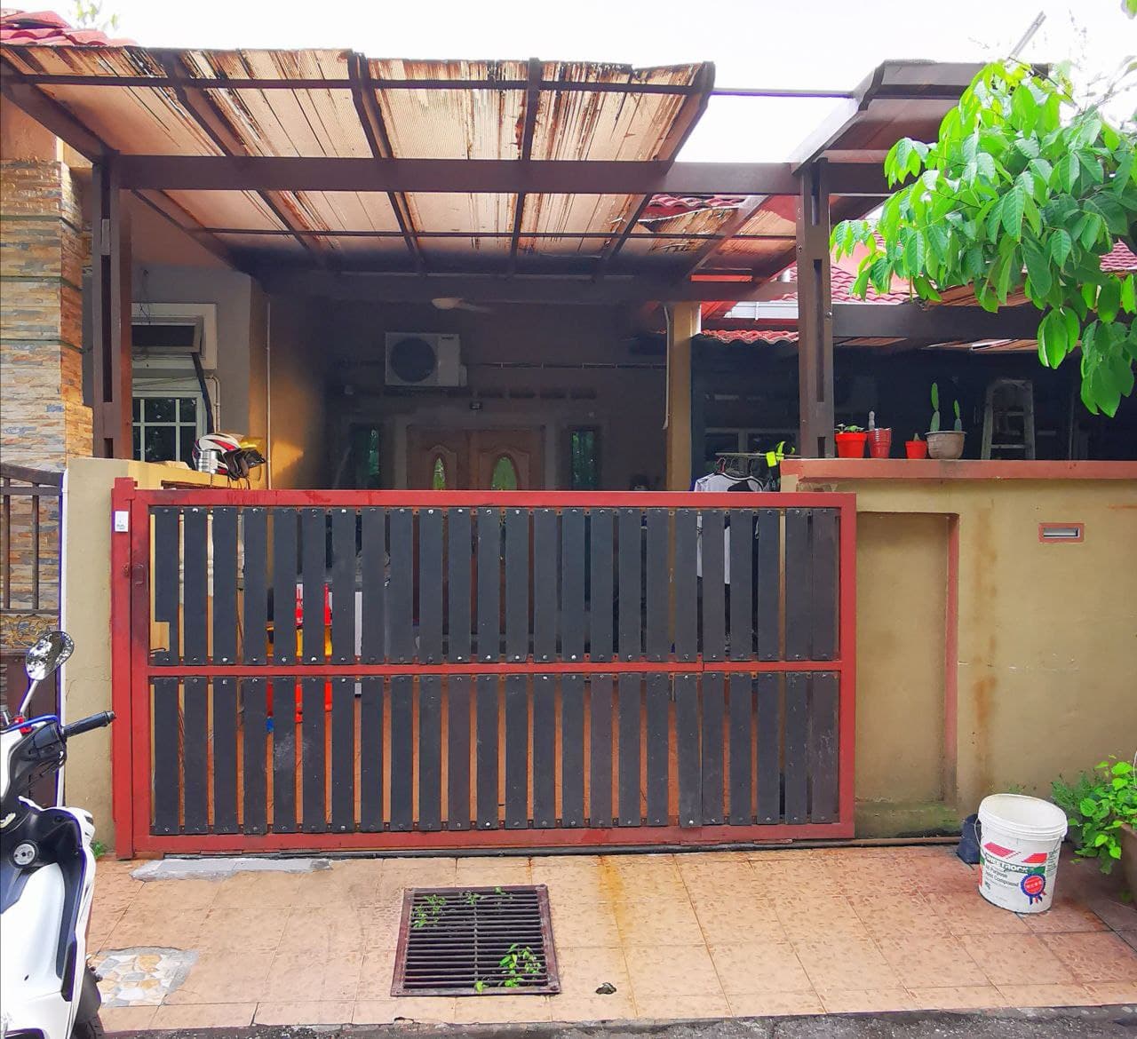FULLY RENOVATED TAMAN TELOK FASA 4 - photo 1