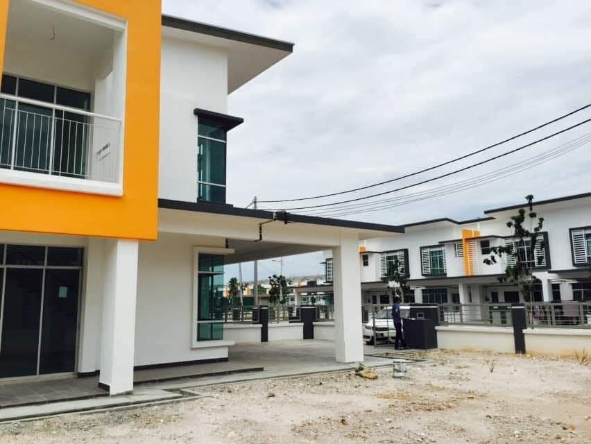 DOUBLE STOREY TERRACE END LOT BANDAR HILLPARK - photo 2