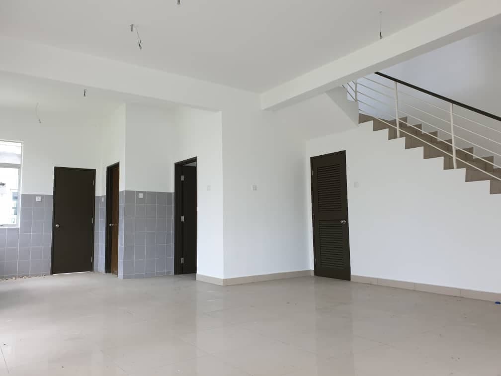 DOUBLE STOREY TERRACE END LOT BANDAR HILLPARK - photo 3