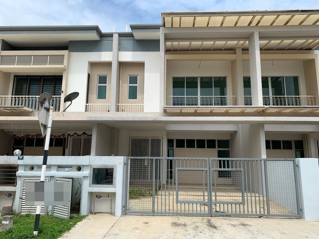 DOUBLE STOREY SUPERLINK BANDAR RIMBAYU FLORA - photo 1