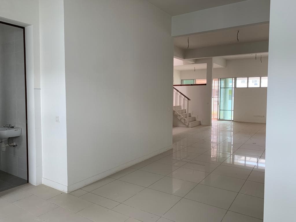 DOUBLE STOREY SUPERLINK BANDAR RIMBAYU FLORA - photo 7
