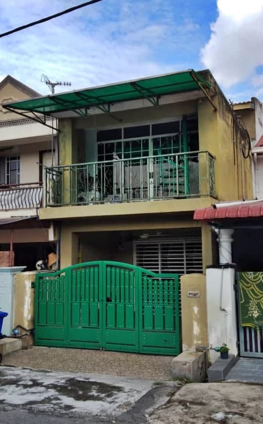 FULLY RENOVATED DOUBLE STOREY SEKSYEN 19 SHAH ALAM - photo 1