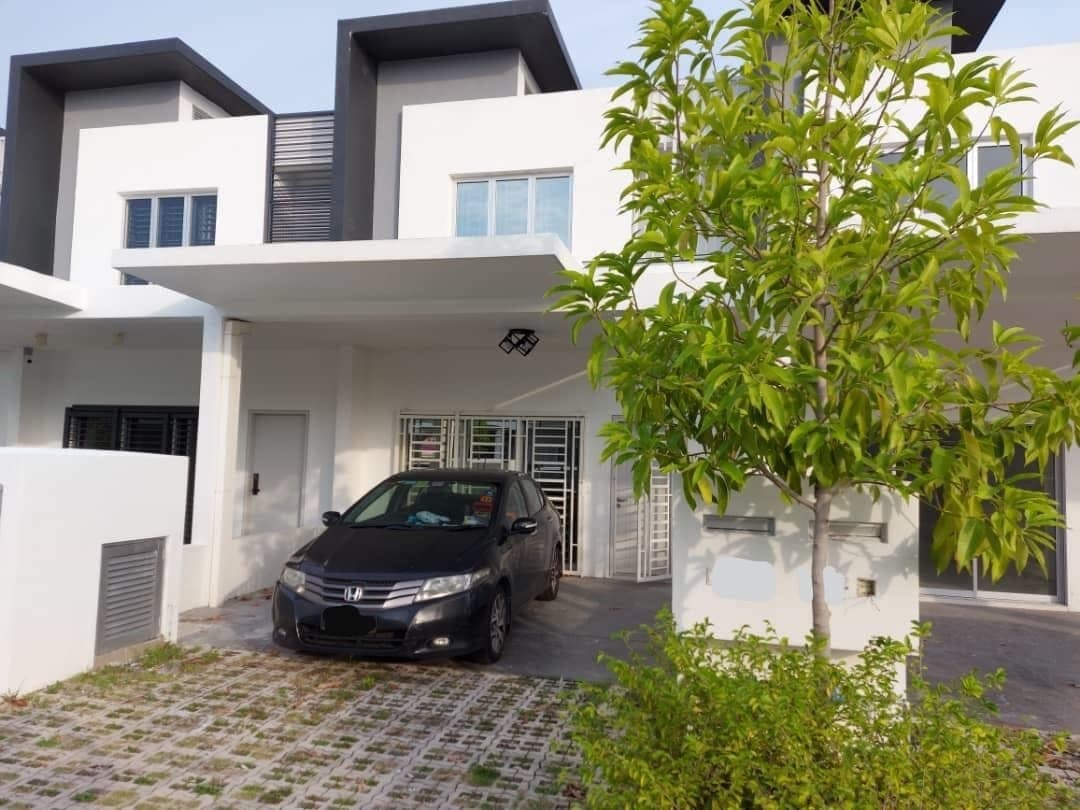 DOUBLE STOREY CASAGREEN CYBERSOUTH DENGKIL - photo 1