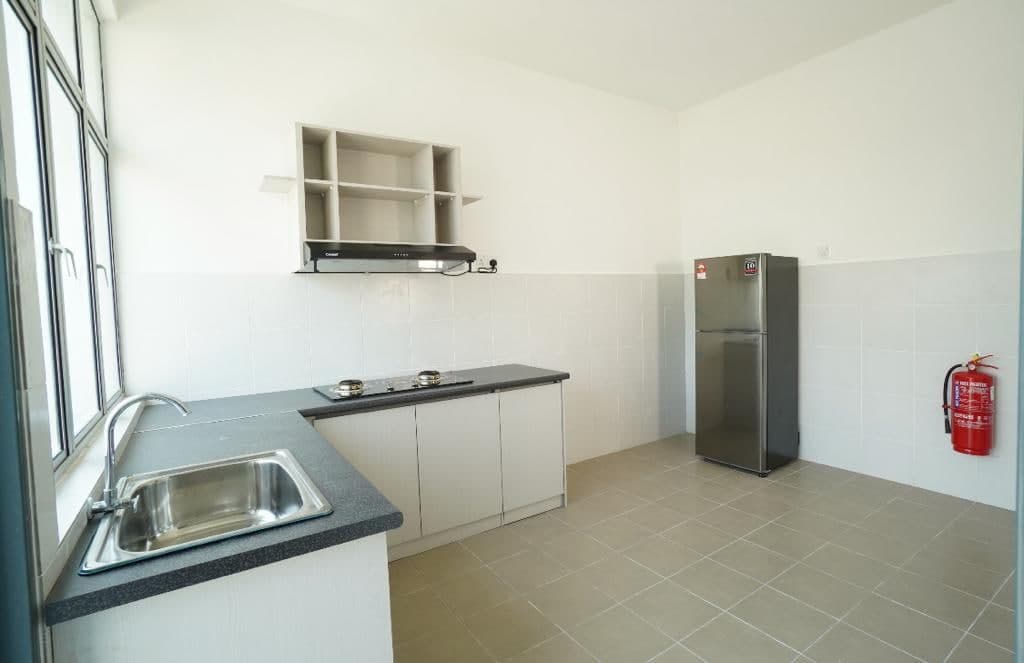 PARTIALLY FURNISHED IDAMAN WARISAN, ALAM PERDANA - photo 4