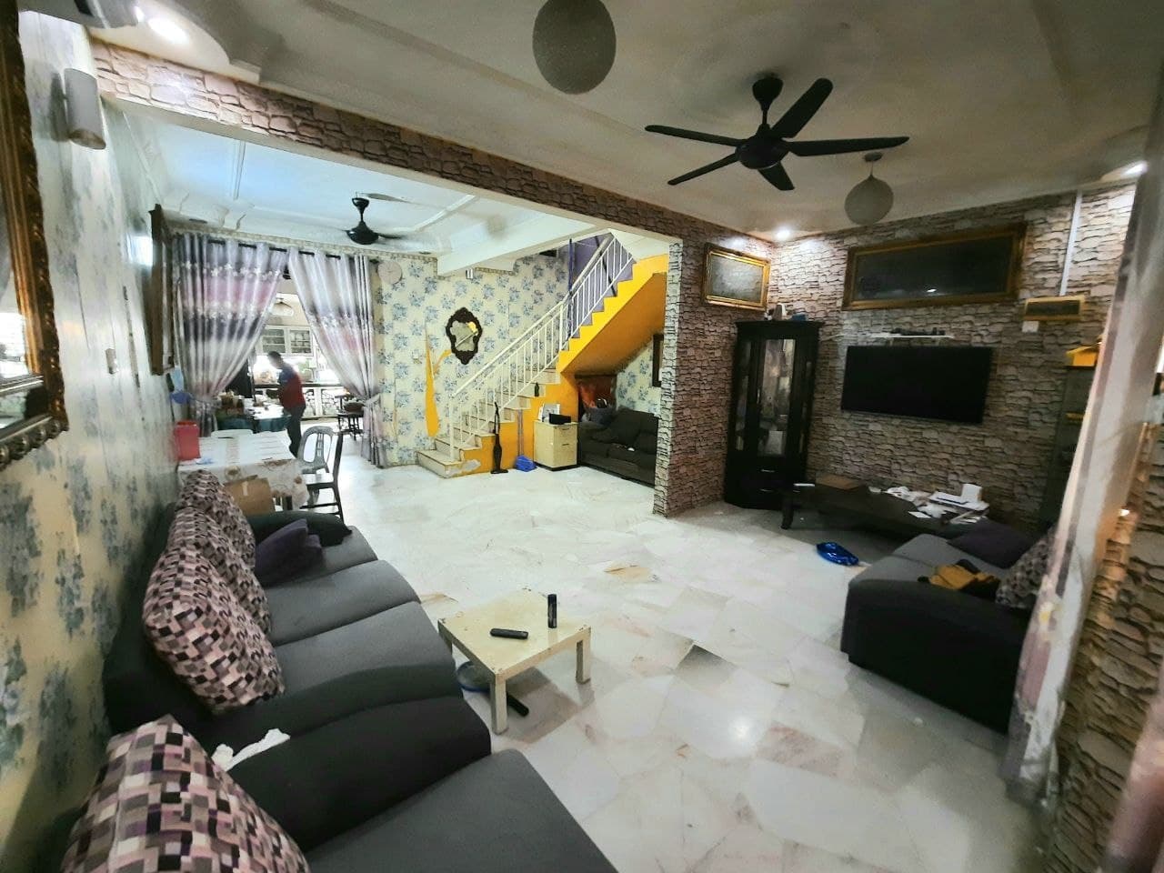 RENOVATED 2 STOREY TERRACE AT RANTAU PANJANG KLANG