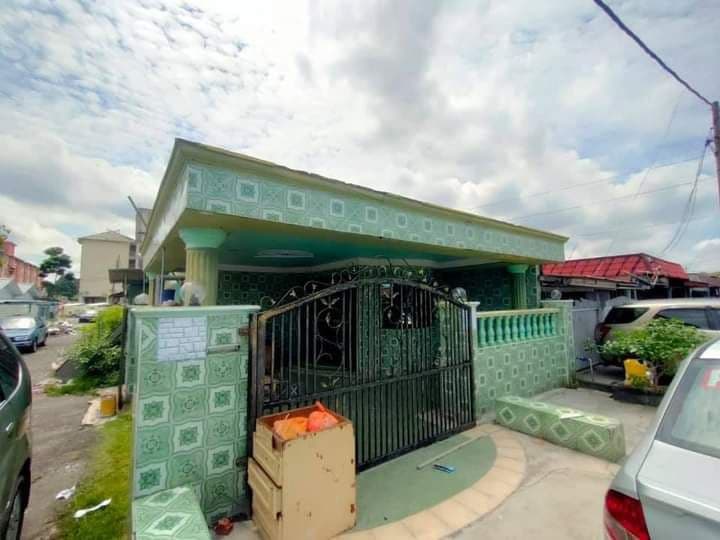 SINGLE STOREY END LOT HOUSE PANDAMARAN JAYA - photo 1