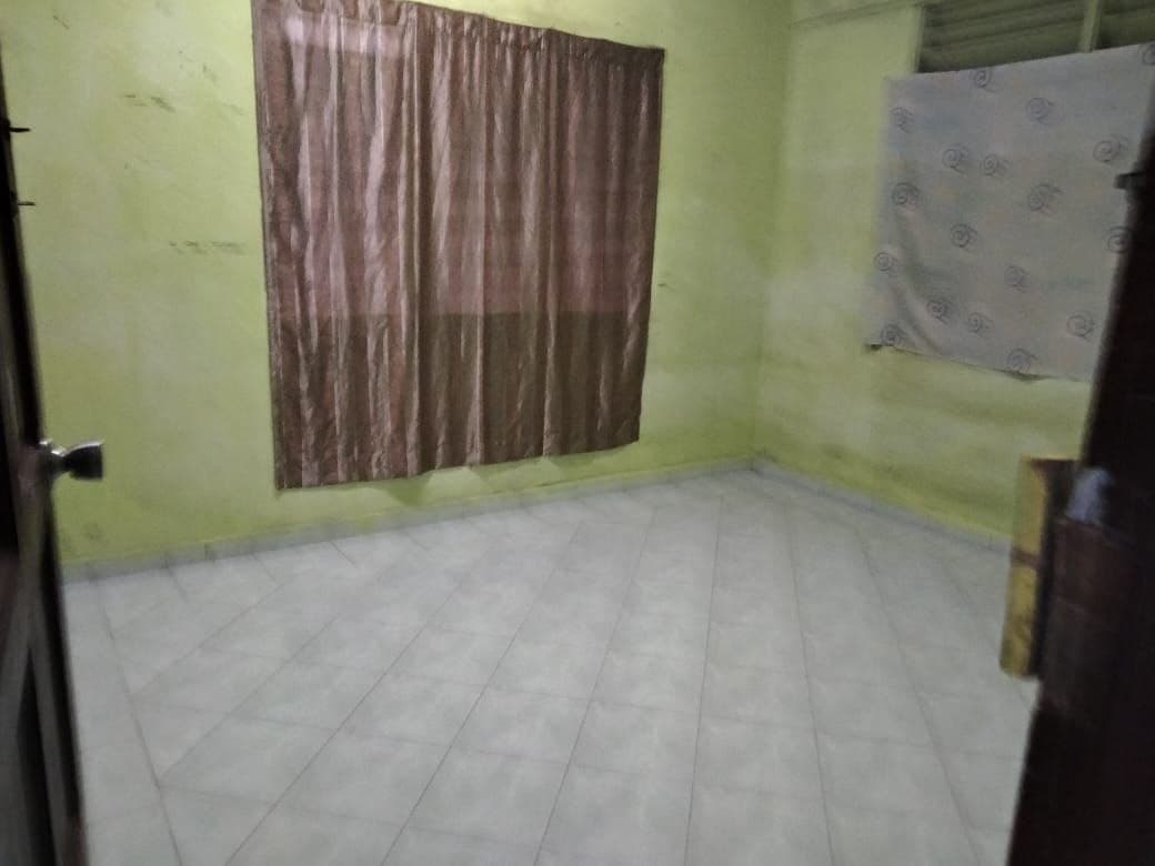 SINGLE STOREY END LOT HOUSE PANDAMARAN JAYA - photo 2
