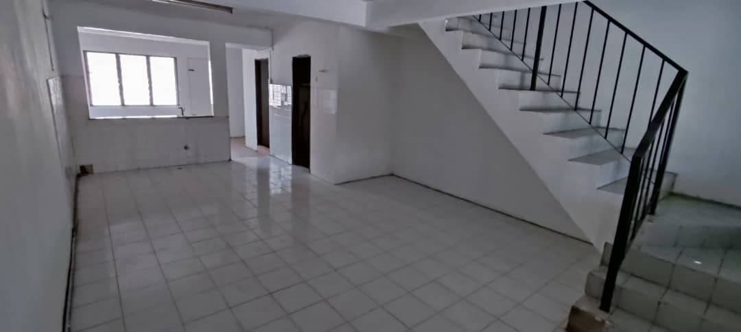 DOUBLE STOREY LOW COST KG SUNGAI UDANG KLANG - photo 2