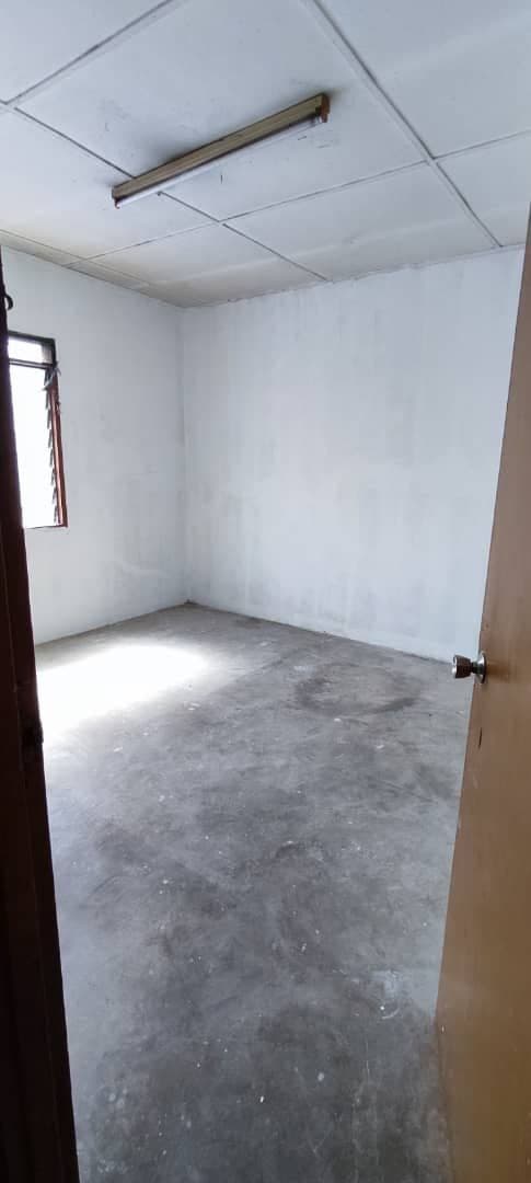 DOUBLE STOREY LOW COST KG SUNGAI UDANG KLANG - photo 3
