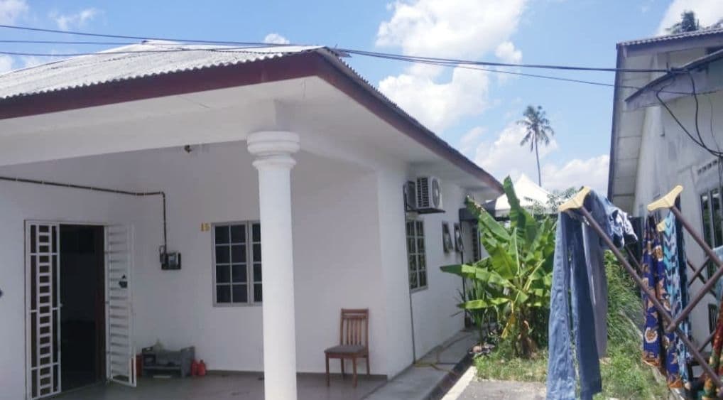 BANGLO SATU TINGKAT DI KG DELEK KANAN KLANG