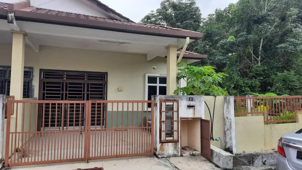 CONER LOT SEMI D TAMAN MERBAH, OLAK LEMPIT BANTING