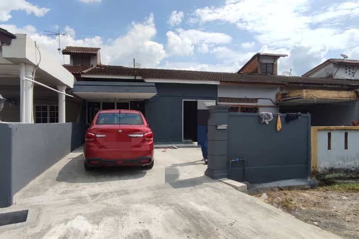RENOVATED SINGLE STOREY JALAN KEBUN