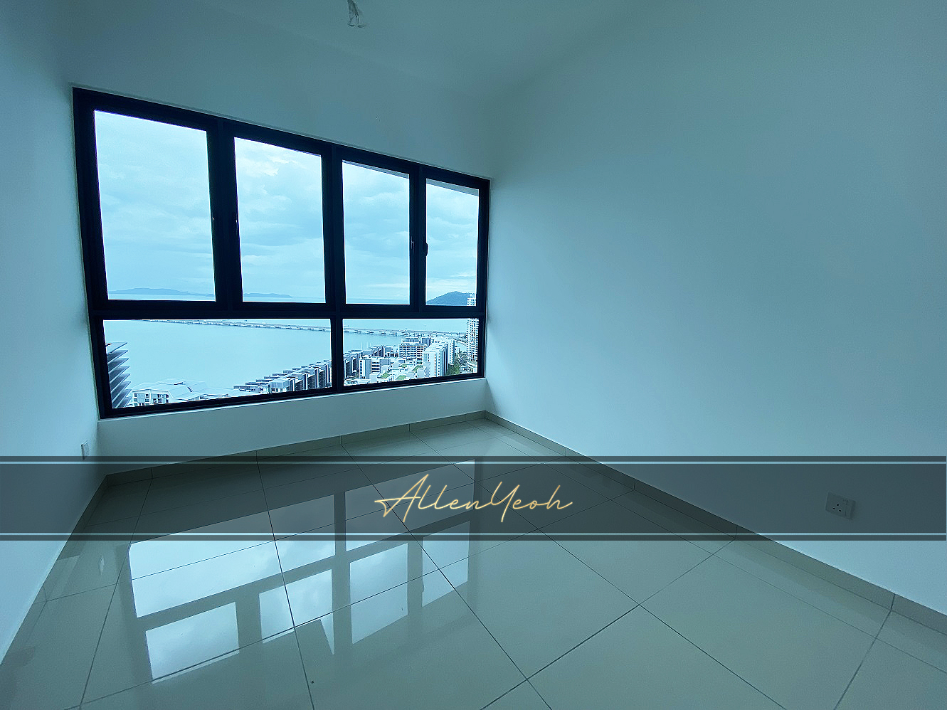 Waterside Residence, RARE Super Seaview High Floor - photo 3