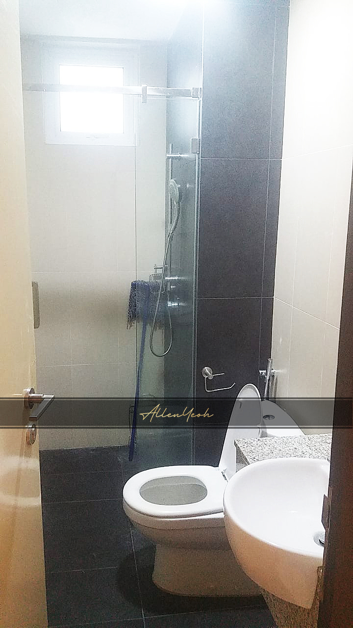 Vertiq Condo, 1044sqft, Renovated Nearby Lotus - photo 5