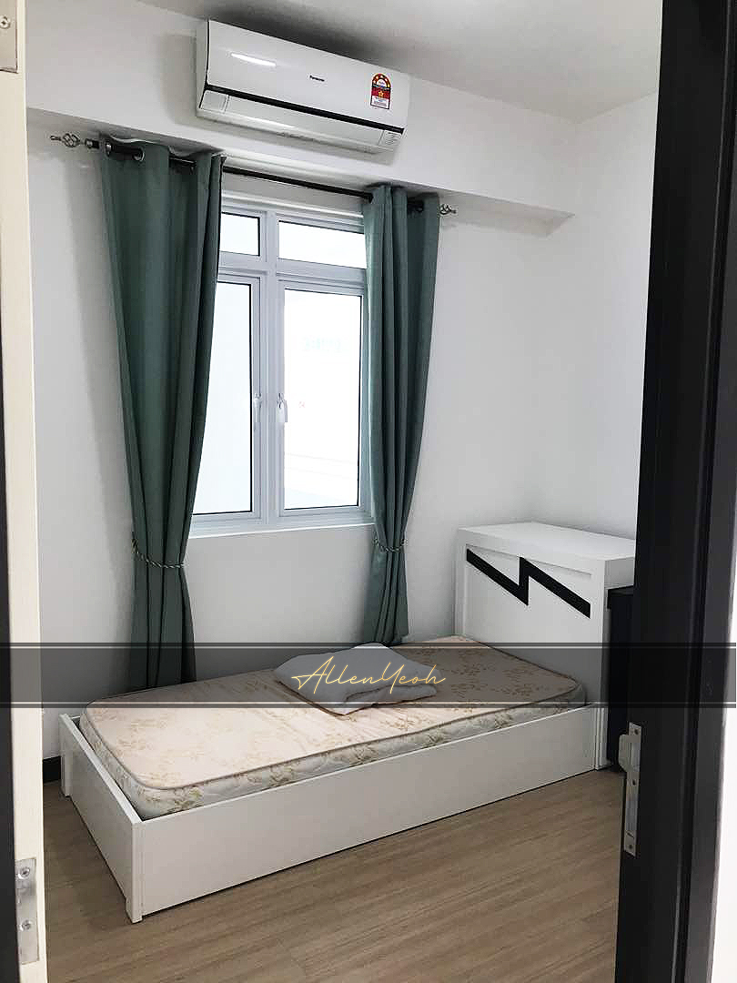 Vertiq Condo, Corner Unit 1249sqft, Near The Light - photo 3