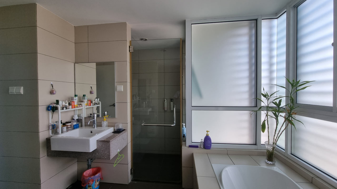 Platino Luxury Condo, 2467sqft Renovated B1 - photo 11
