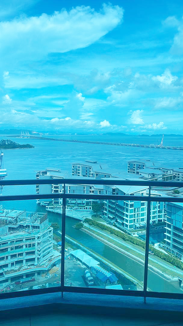 Waterside Residence, 20th Floor Seaview - photo 2
