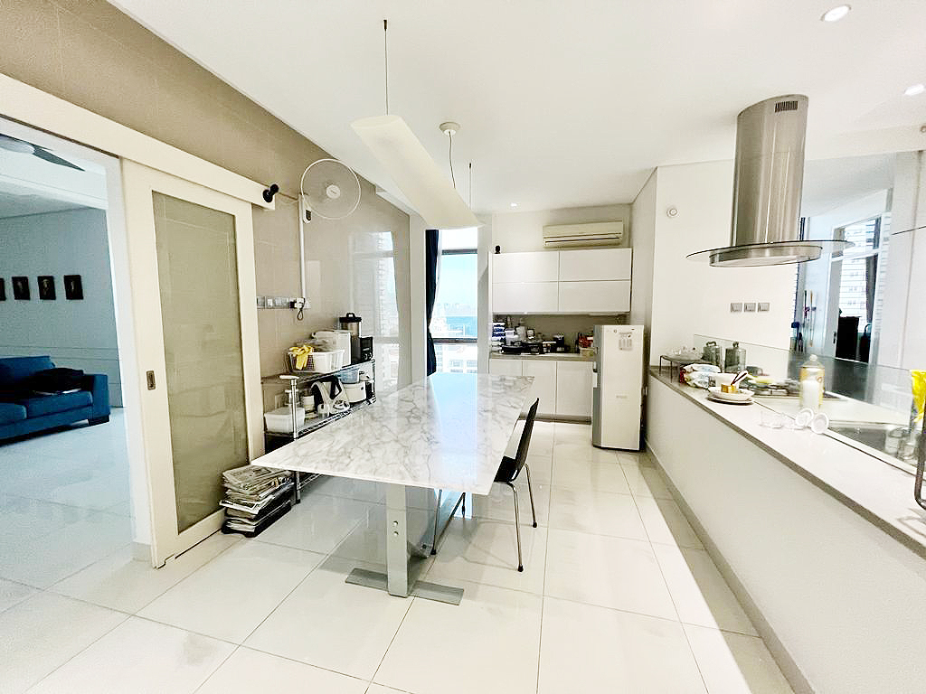 Mayfair Super Condo, 10th Flr 2 - photo 3