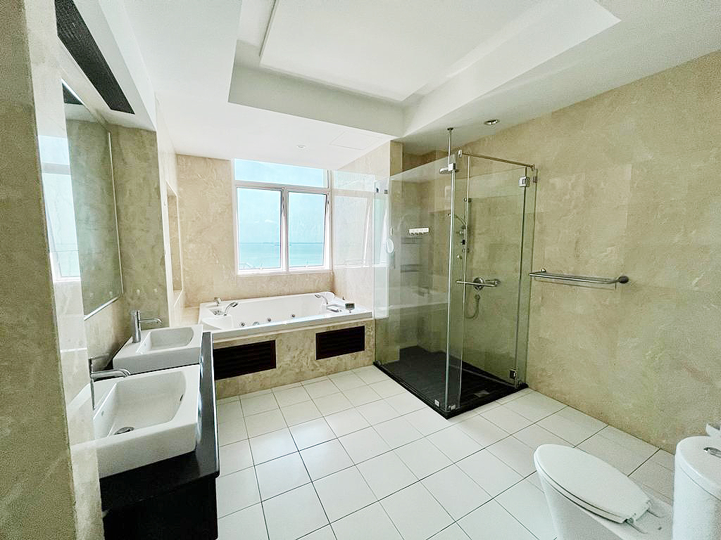 Mayfair Super Condo, 10th Flr 2 - photo 4