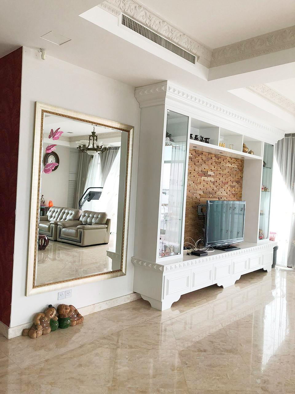 Mayfair Super Condo, Mid Flr - photo 3