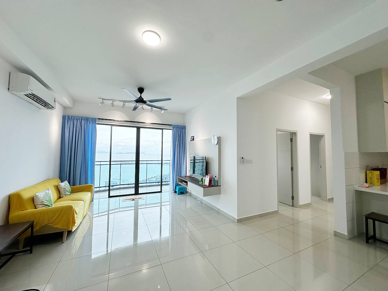 Waterside Residence, High Floor Bridge View - photo 2