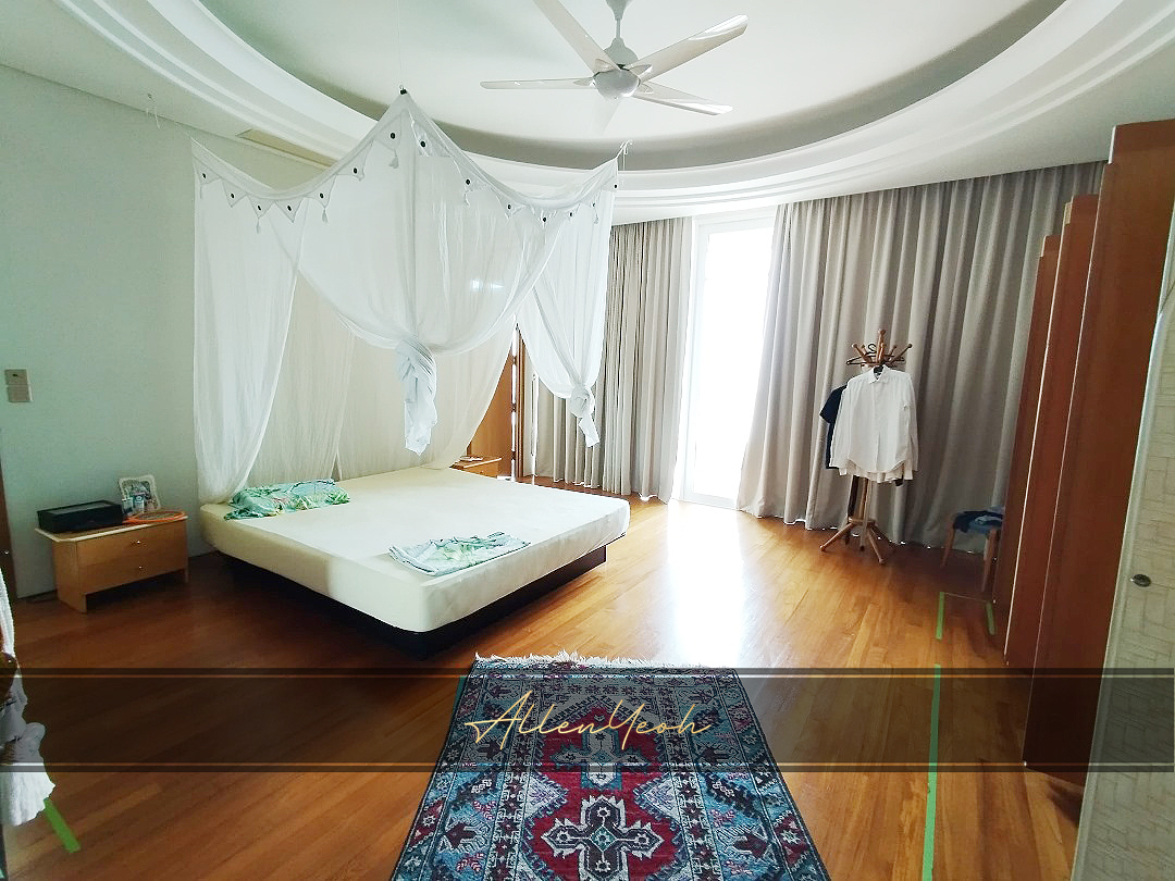 SALE 8 Gurney Condo, Furnished Ren - photo 4