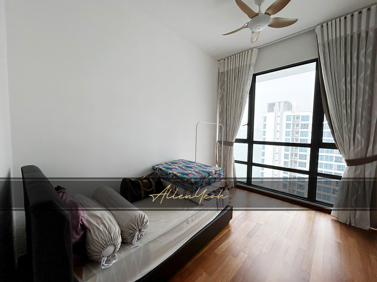 For Sale Queens Residences Q1  B-18-05 - photo 4