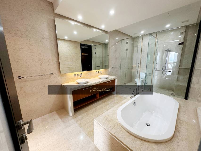 For Rent The Suites Waterside Top Floor Block 3A - photo 2