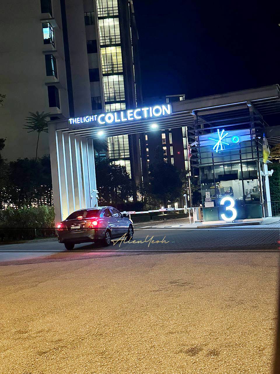 For Sale The Light Collection III - J-03-03 - photo 8