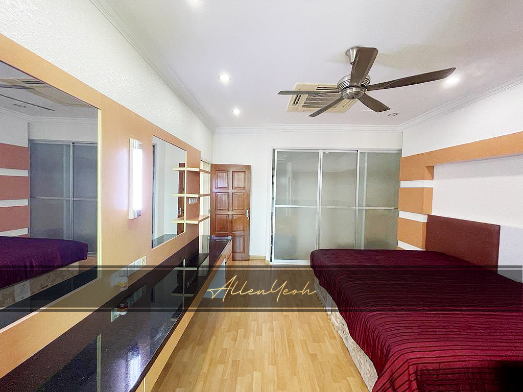 For Sale Gurney Palace  10-18 - photo 3