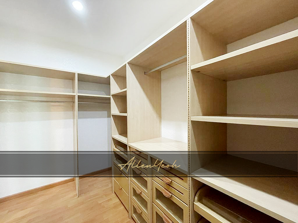 For Sale Gurney Palace  10-18 - photo 6