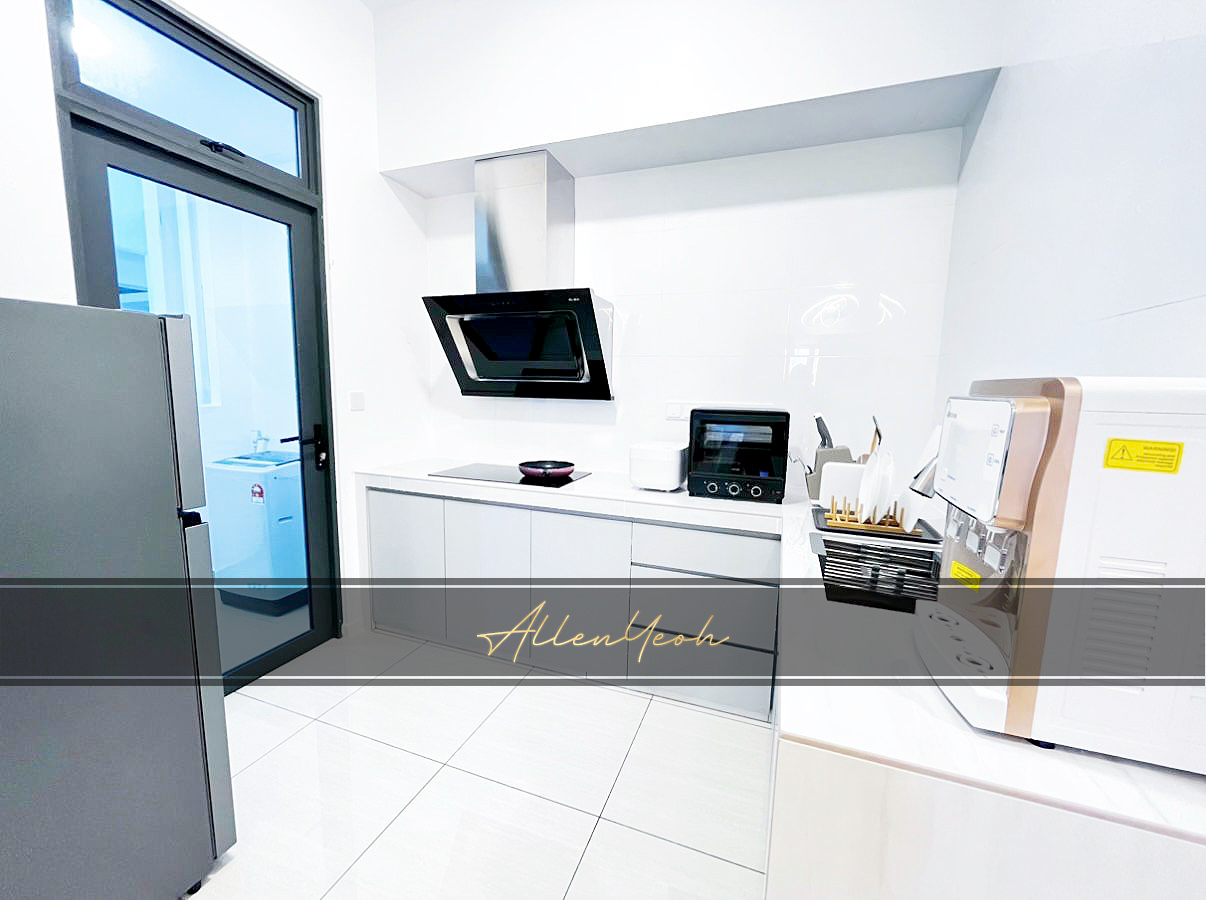 Queens Residence Q2  3-07-25  - Athena - photo 2