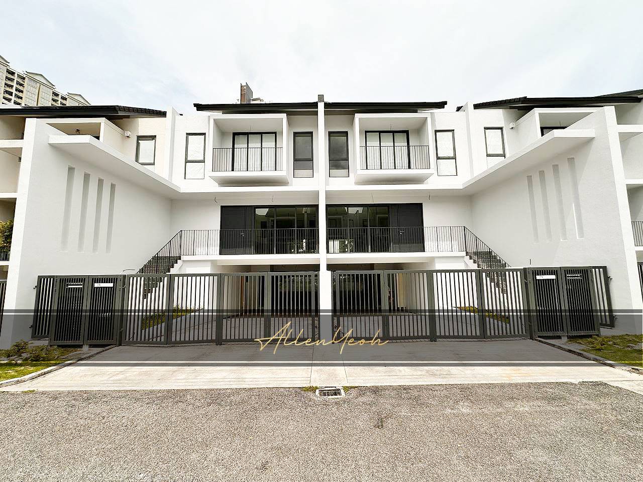 Show Unit Vilaris Courtyard Homes 3 Storey - photo 4