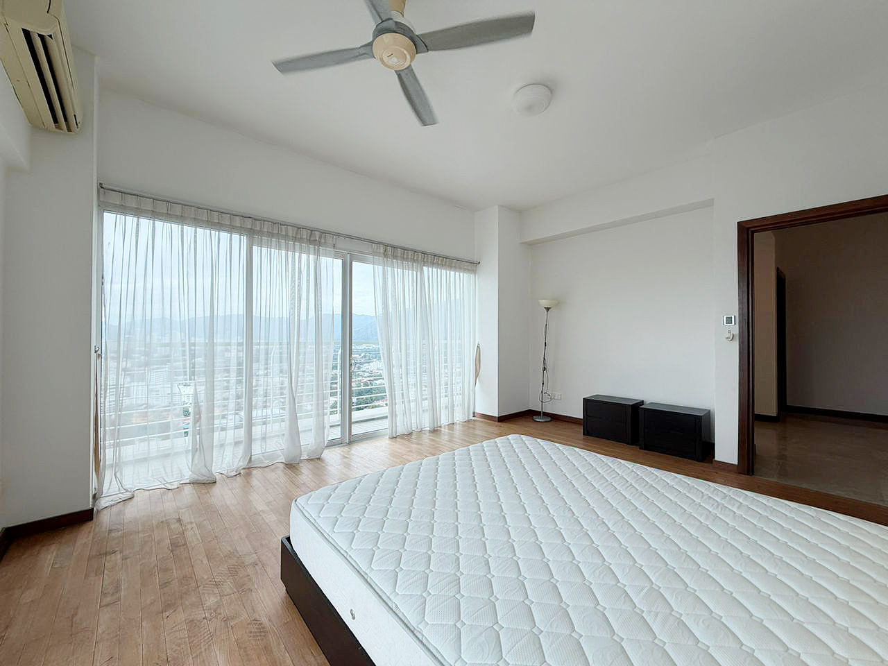 11 Gurney 3400sqft 3 Bedroom , Gurney Drive - photo 7