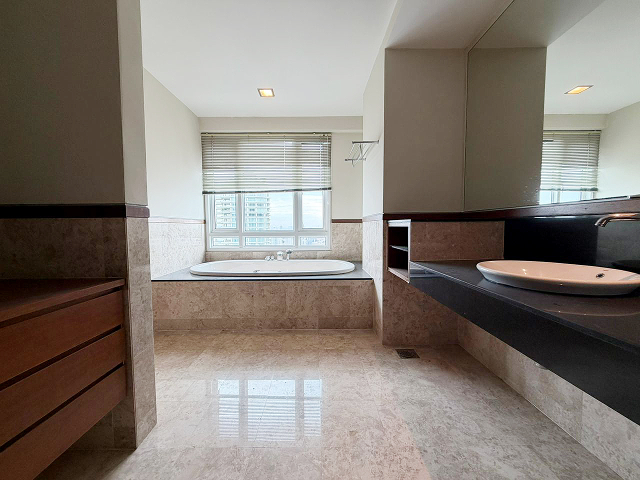 11 Gurney 3400sqft 3 Bedroom , Gurney Drive - photo 8