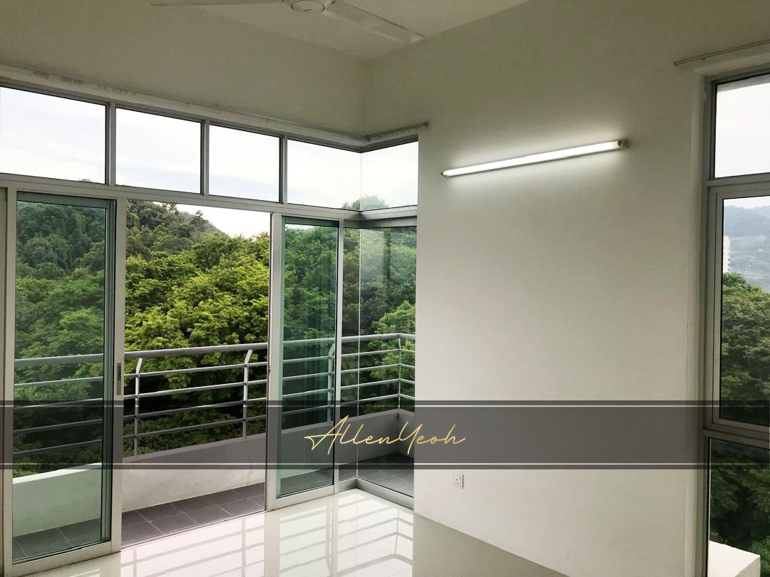 Boulevard Condo 1195sqft 3 Bedroom - photo 2