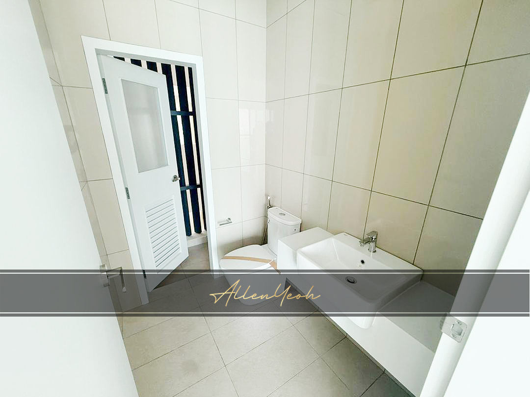Mezzo Sea, Pool and Promenade 1033sqft Unit - photo 6