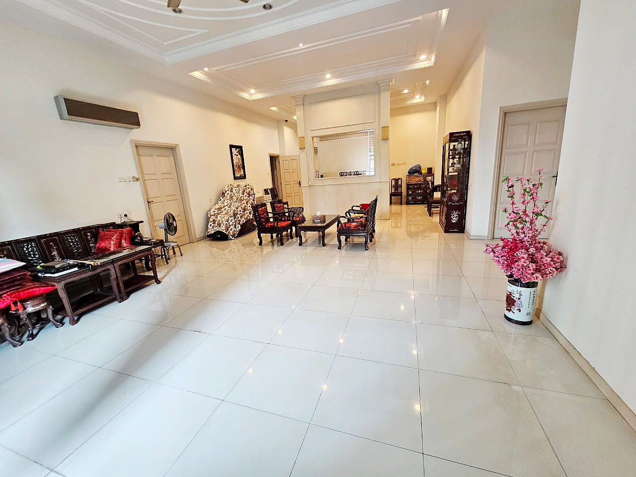NWM The Palazzo 4000sqft 4Bedroom Furnished - photo 3