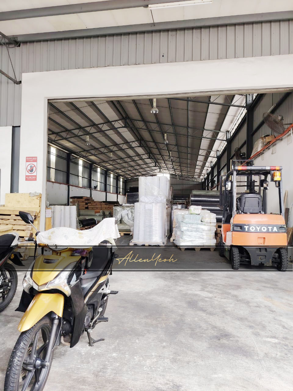 Batu Maung Main Road Warehouse 7200sqft - photo 2