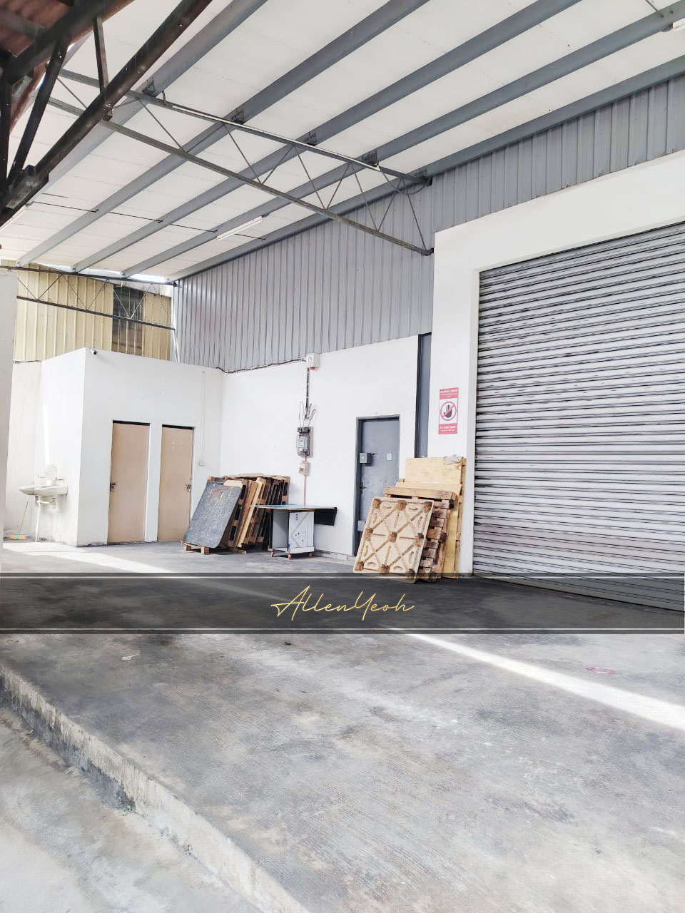 Batu Maung Main Road Warehouse 7200sqft - photo 4