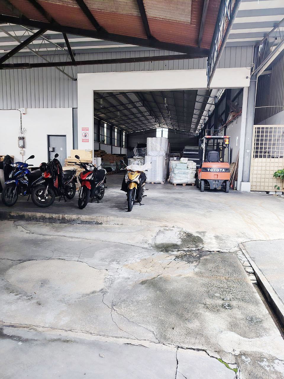 NWM Batu Maung Main Road Warehouse 7200sqft
