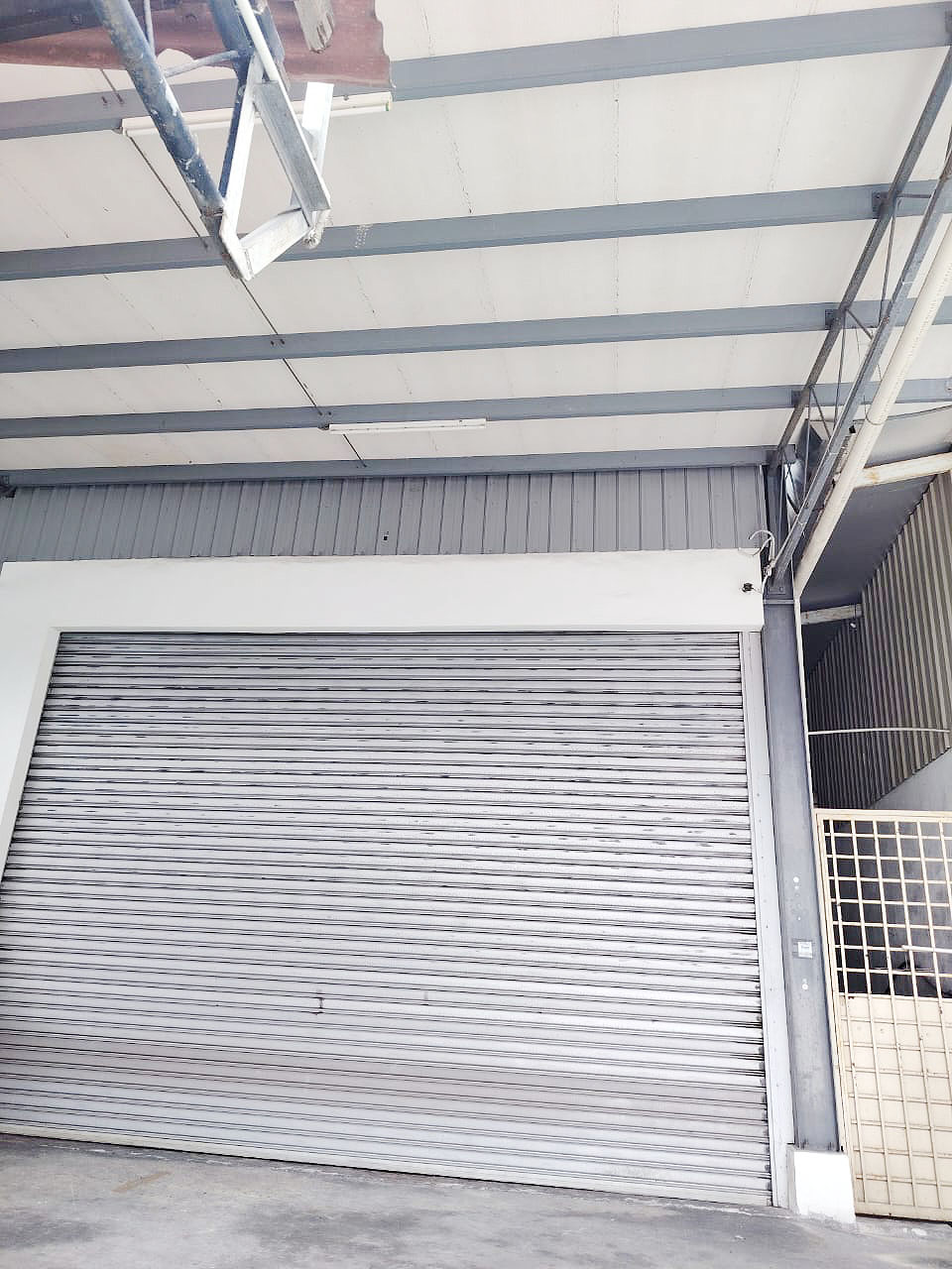 NWM Batu Maung Main Road Warehouse 7200sqft - photo 3