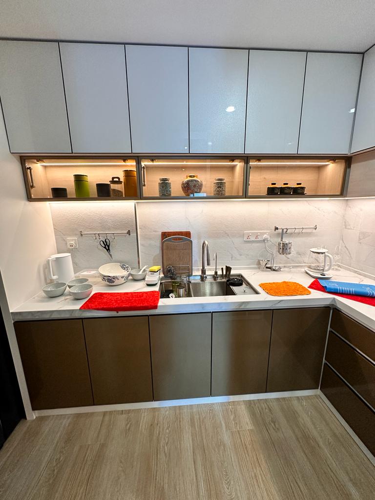 Queens Residence Q1 1400sqft 3 Bedroom Furnished - photo 3