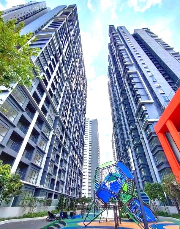 The Holmes 2, Bandar Tun Razak, Corner unit, 2park