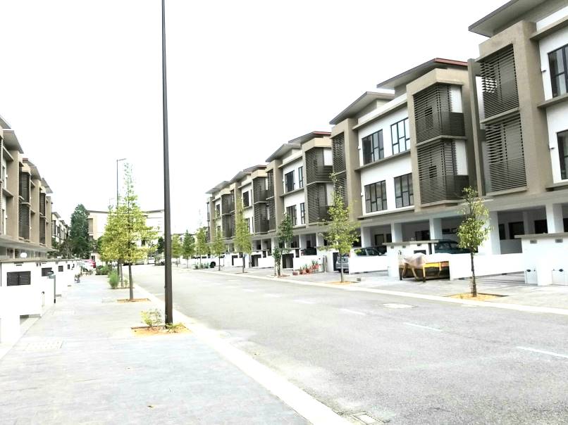 N Dira 16 Sierra Puchong, Corner 3Storey Upper