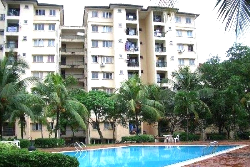 Sri Damansara Court, Freehold, 2rooms, facing pool